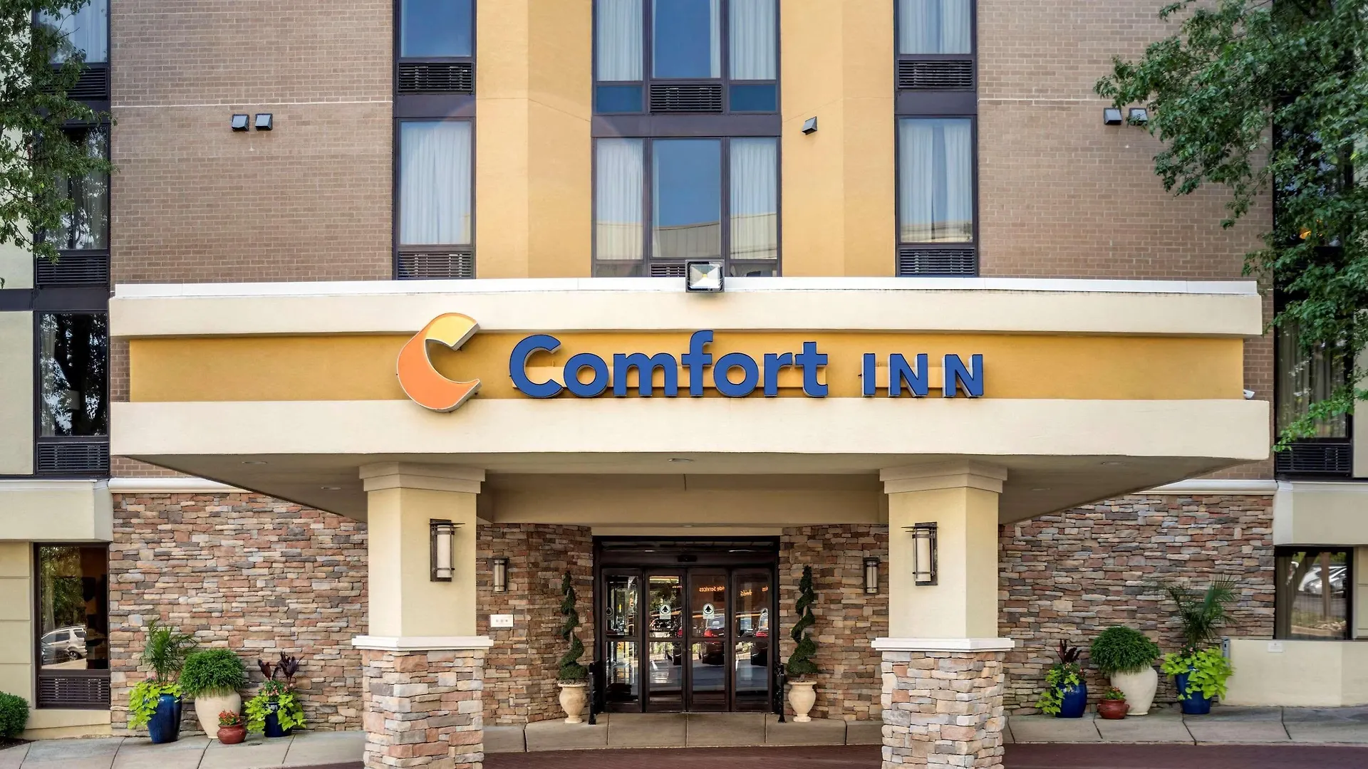 5 Smart Business Hotels Near Rock Creek Village Worth Booking