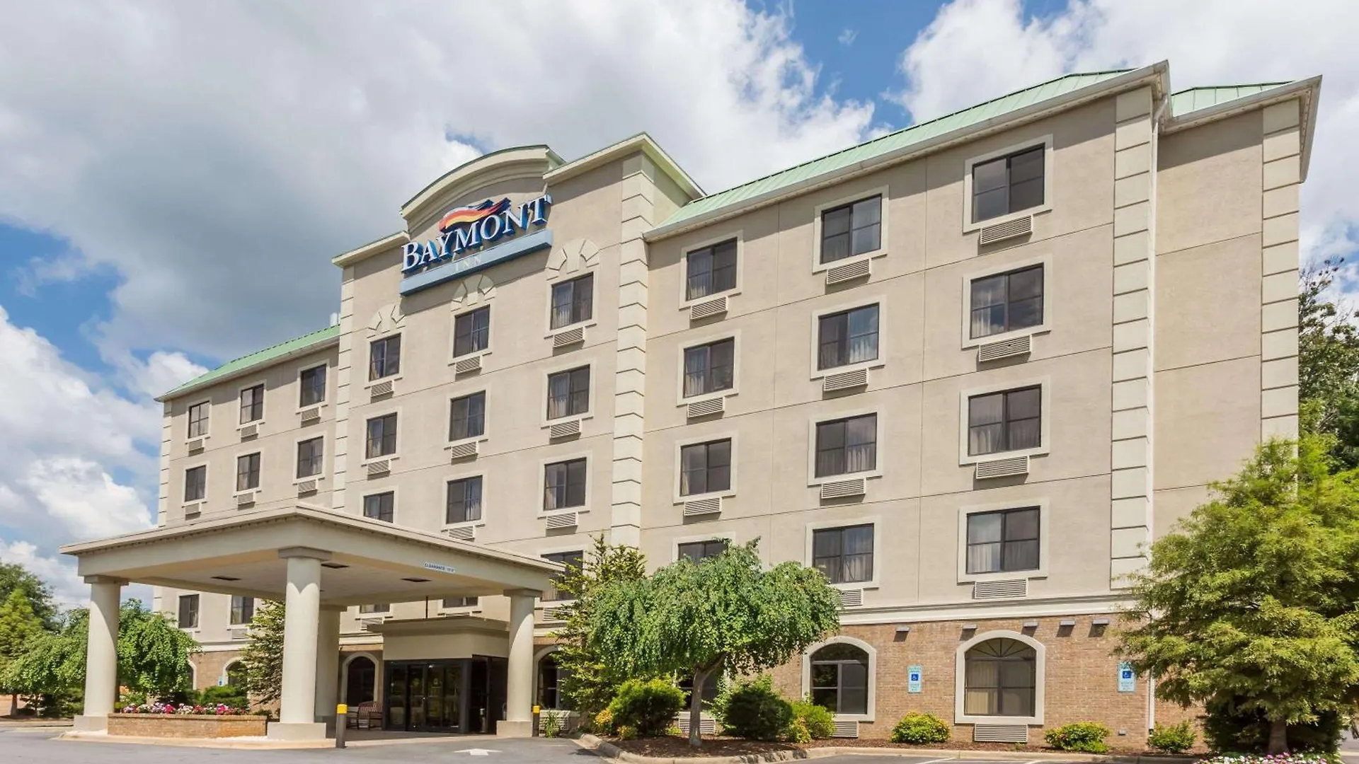 5 Budget Hotels In Biltmore Village Worth Booking