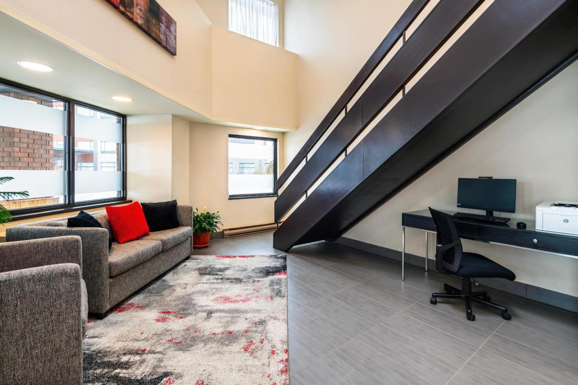 15 Central Hotels Near Jacques Cartier Park for Easy Access