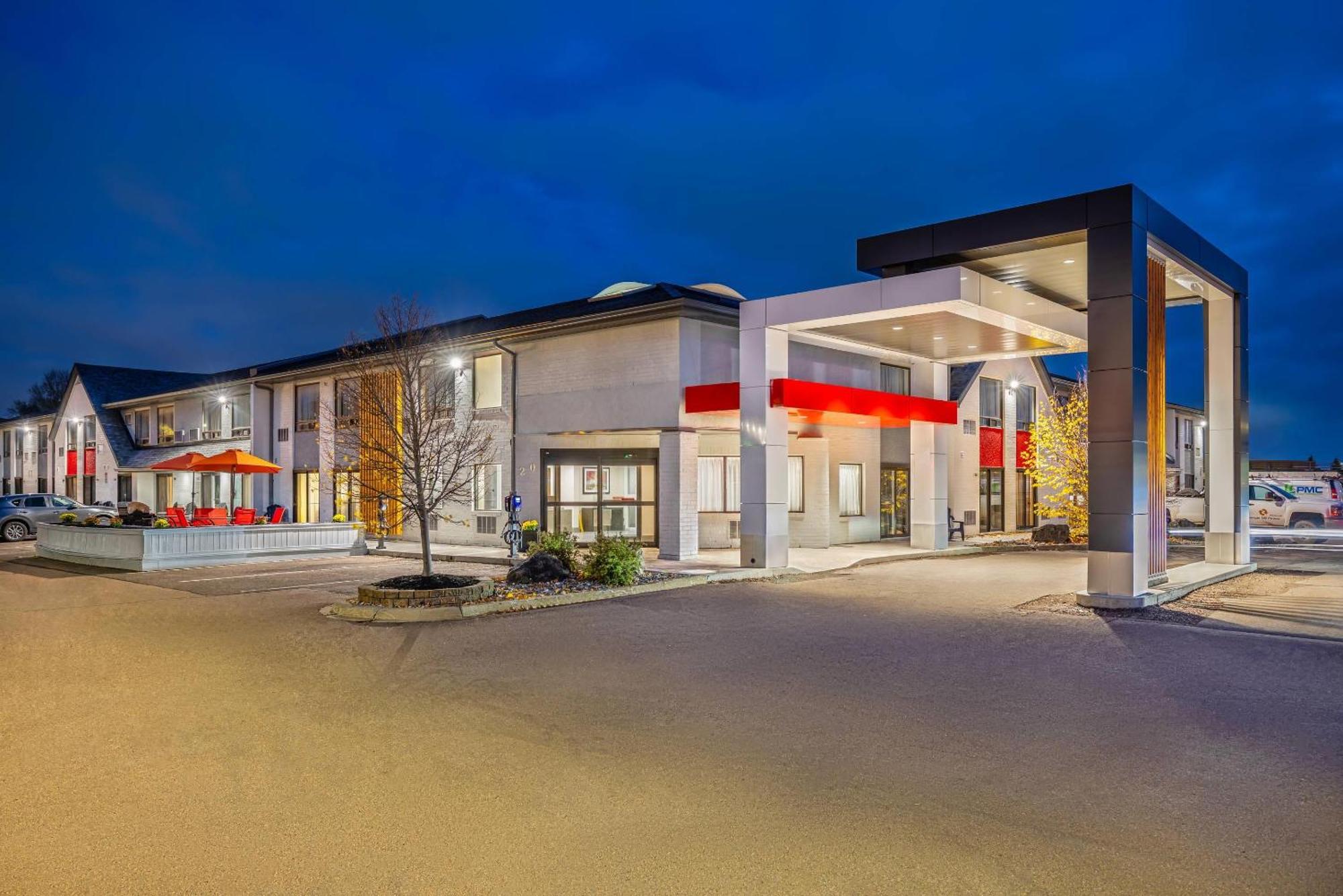 9 Business Hotels Near Outreach Center Moncton for Work Stays