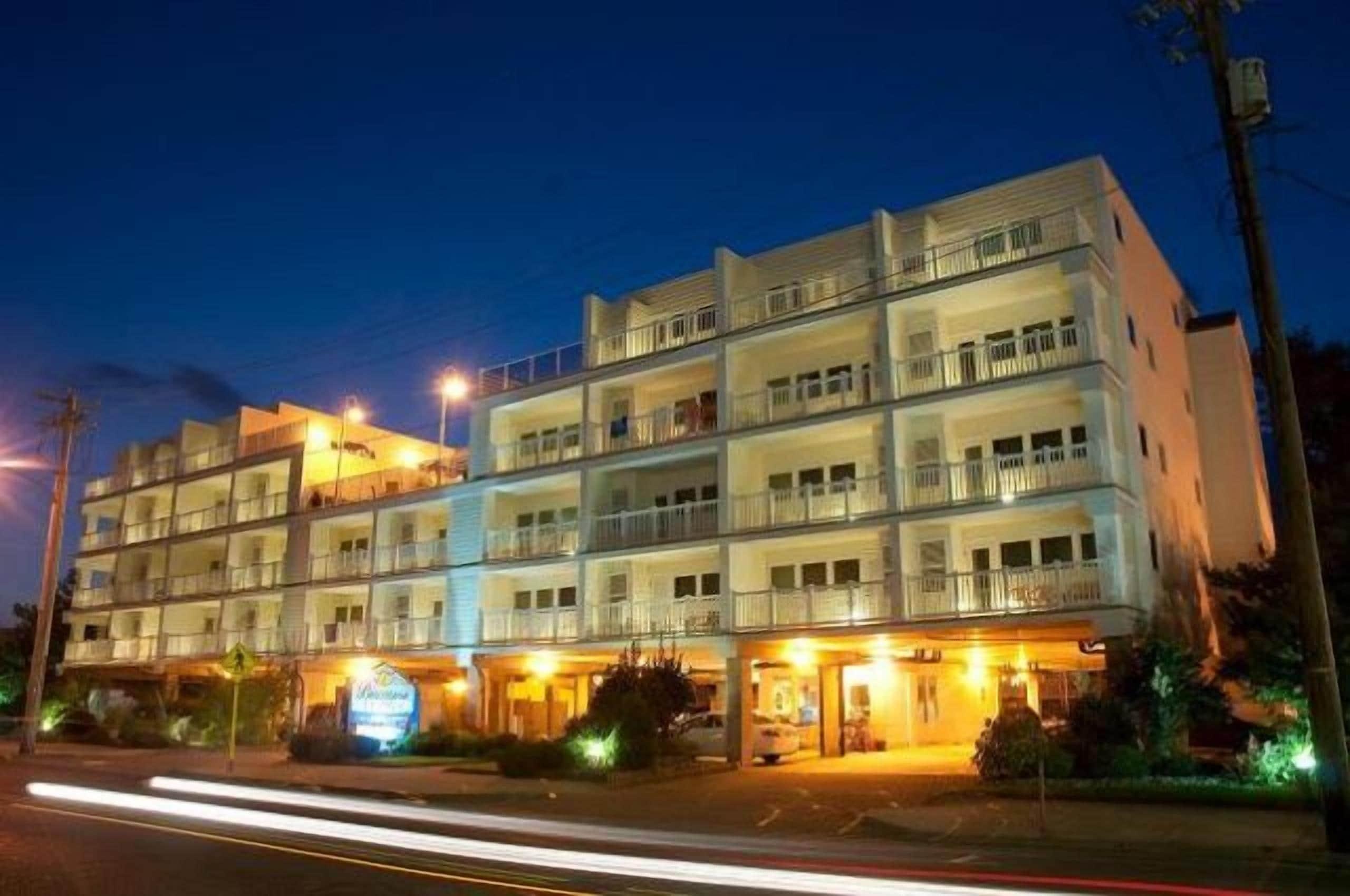 Staying Near Lucy the Elephant: 4 Central Hotels Compared