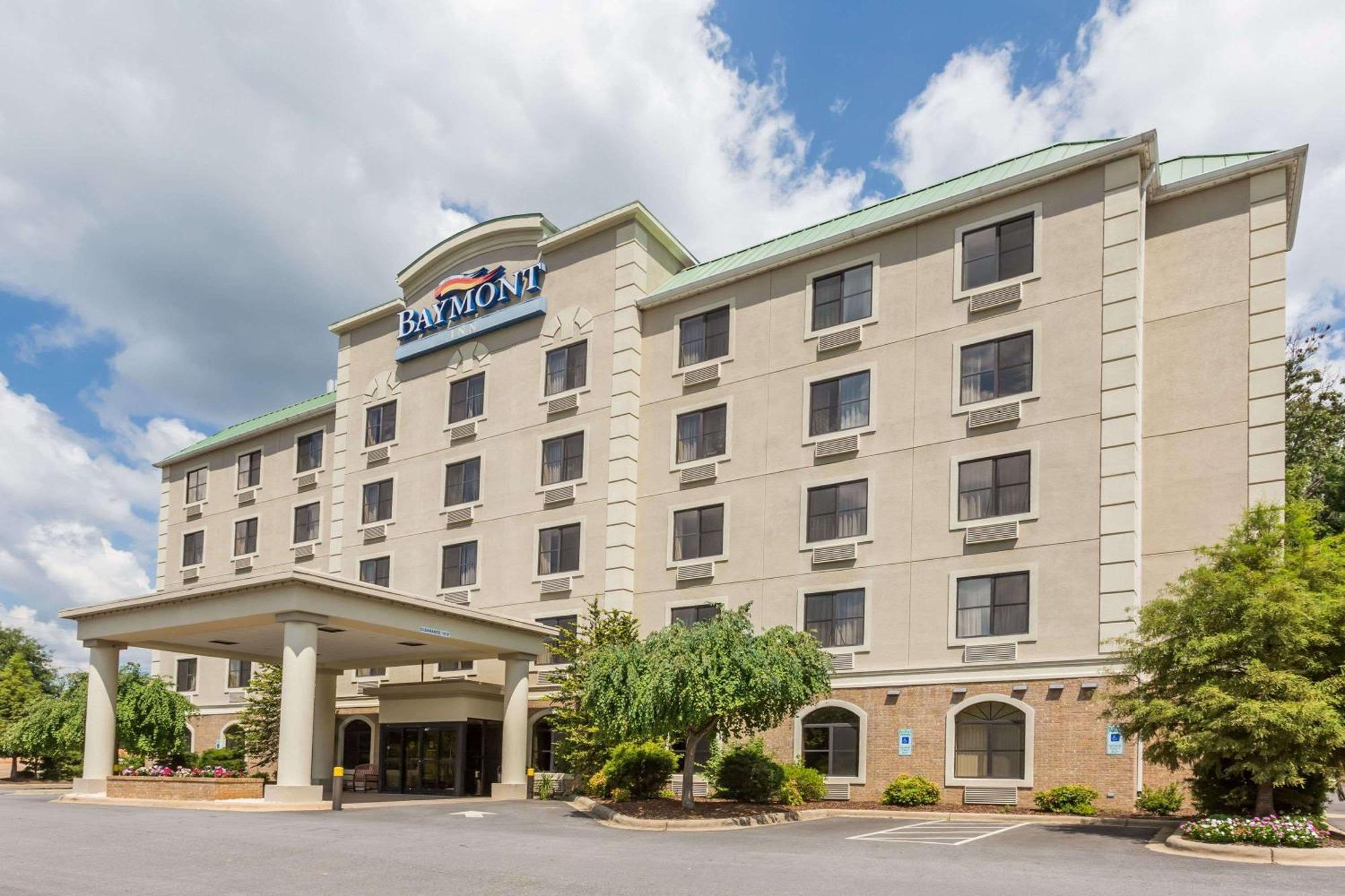 5 Budget Hotels In Biltmore Village Worth Booking